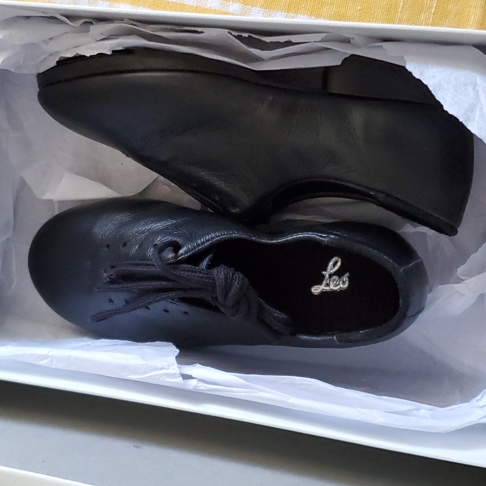 Leo's Child Giordana Jazz and Tap shoes, little girl's size 2